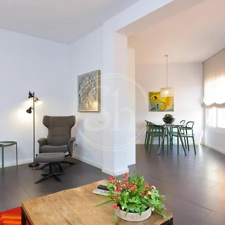Eixample With Private Terrace Apartment *